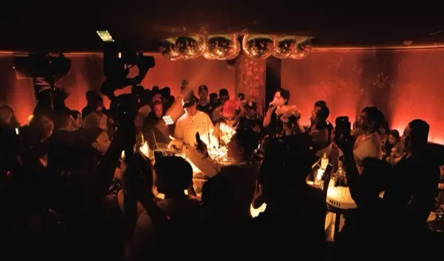 Fetti Social Club — không gian lounge và club tại Quận 1